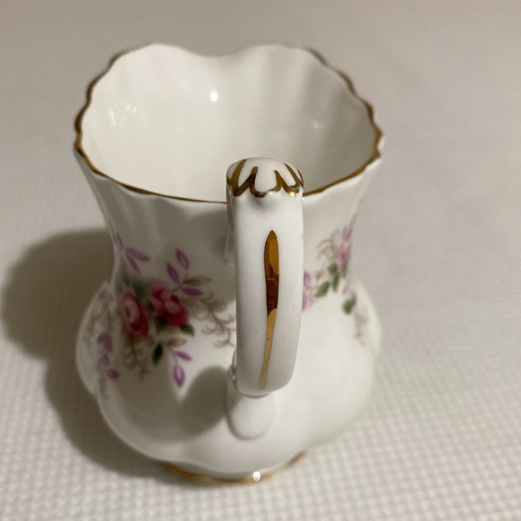 Royal Albert Lavender Rose Cream Jug & Sugar Bowl Set Bone China - Picture 4 of 12